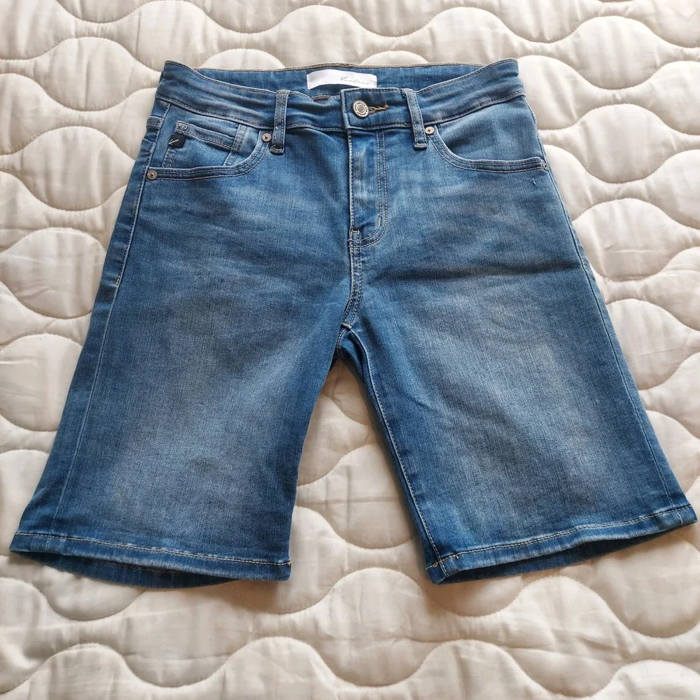 KanCan Medium Wash Denim Bermuda Shorts KC8614M Blue Stretch Mid Rise Size M